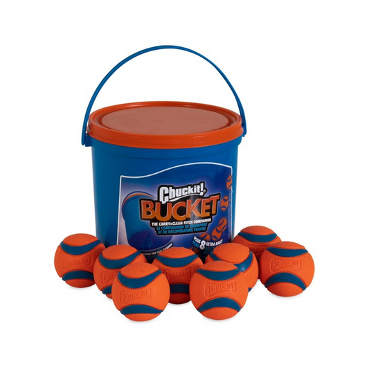 Chuckit Bucket With 8 x Medium Ultra Balls