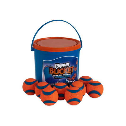 Chuckit Bucket With 8 x Medium Ultra Balls